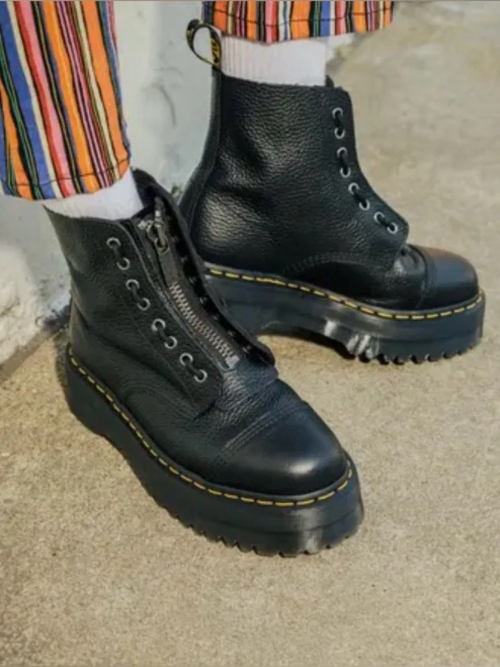 Dr. Martens Black Sinclair leather Zip-Front Combat Boots. - Picture 1 of 10